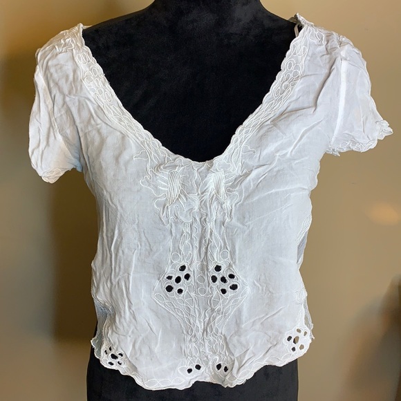 Alythea T-Shirt - Picture 1 of 4